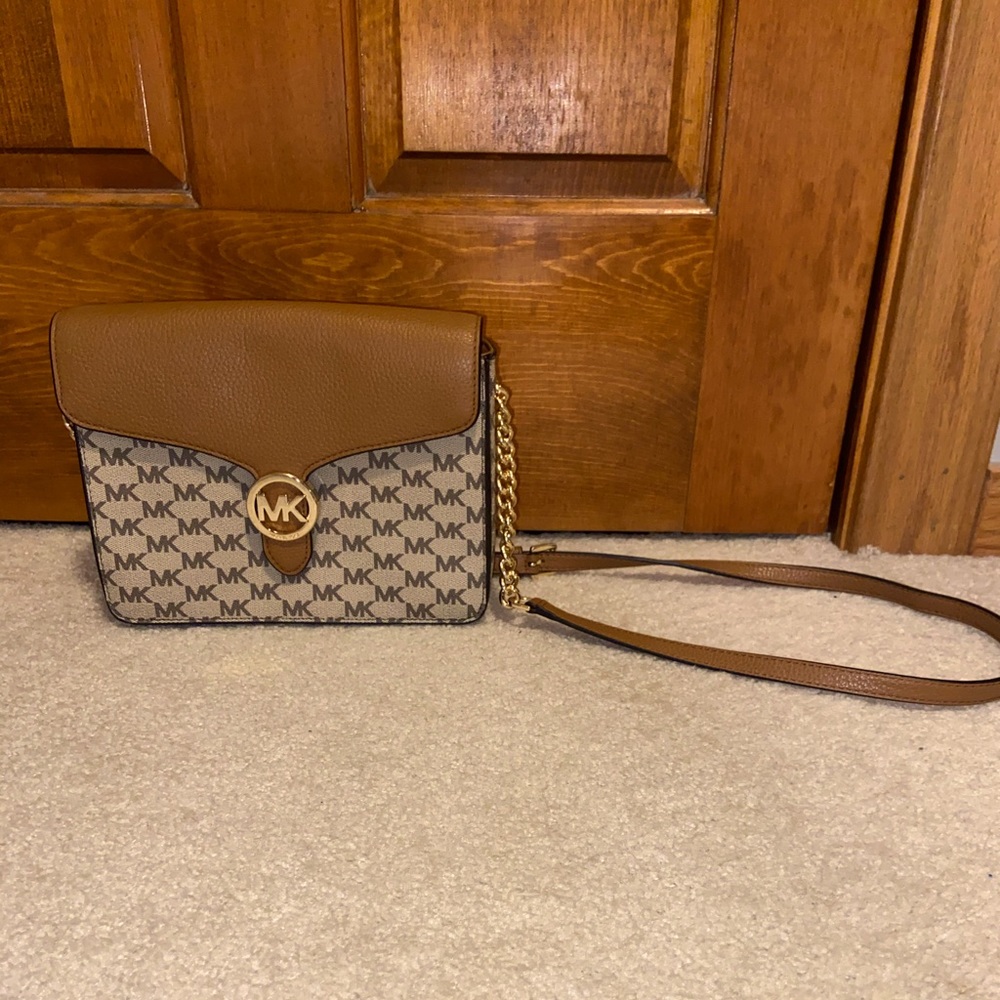 Michael Kor’s Vanna medium messenger bag